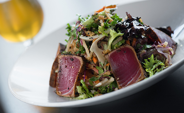 AHI CRUNCHY SALAD*